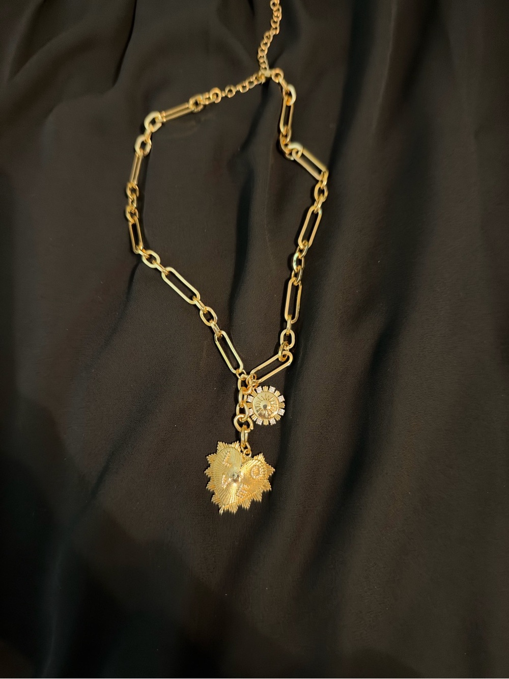 Goldtone Heart Pendant Link Necklace - Women Jewelry